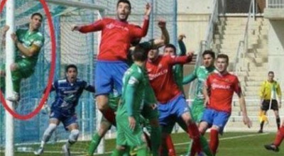 حقيقة صورة لاعب فريق الشرقية بيطلع علي القائم