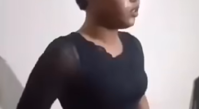 مضلل: فيديو القبض على معينة منزلية بعد التفطن إلى أنها رجل وليست امرأة ليس في ليبيا