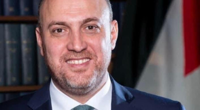 وزارة الخارجية الفلسطينية تنفي صحة خبر إعفاء السفير حسام زملط من مهامه