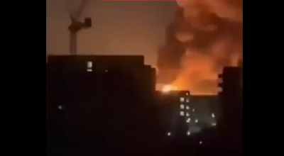 انتشار مشاهد قديمة لحريق في محطة كهرباء في لندن على أنها لحريق جراء الصاروخ اليمني الذي استهدف مطار بن غوريون