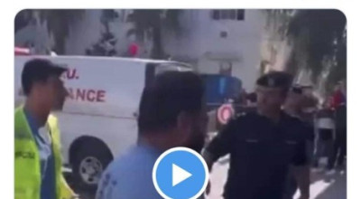 ما يظهر في الفيديو هو طفل شهيد وليست دُمية