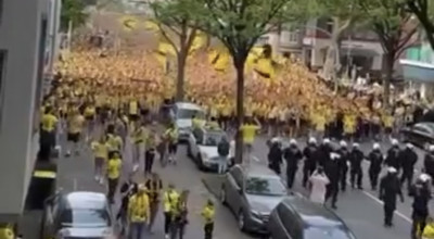 فيديو قديم لمشجعي فريق بروسيا دورتموند مقابل باريس سان جرمان