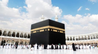 هل قررت السعودية العودة التدريجية للعمرة؟