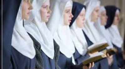 ما جنسية الراهبات اللاتي يقمن بخياطة الكمامات