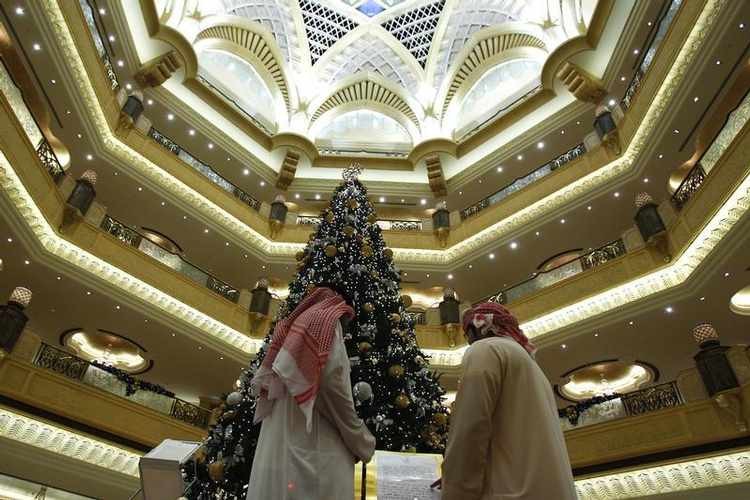 حقيقة احتفال السعودية بـ"الكريسماس" لأول مرة في تاريخها!