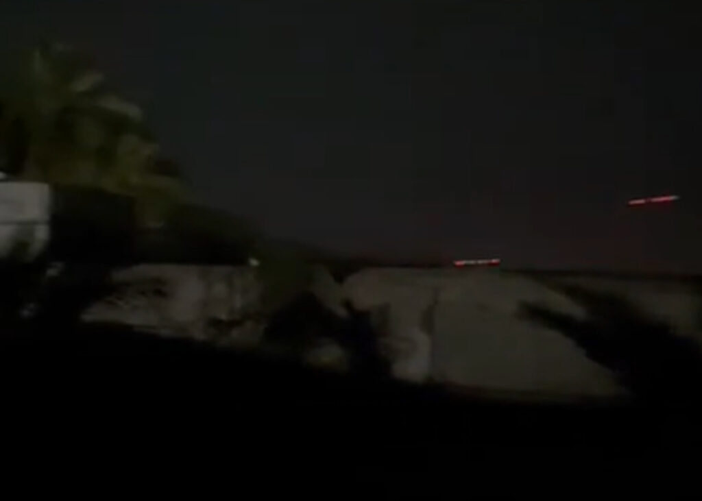 الفيديو من دير الزور في سوريا وليس لاشتباكات في تعز