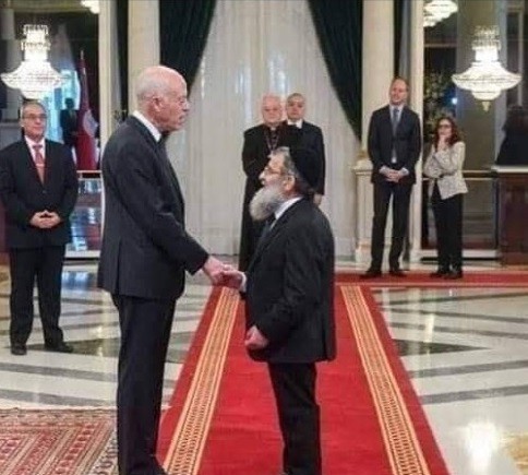 قيس سعيّد لم يصافح حاخامًا من دولة الاحتلال