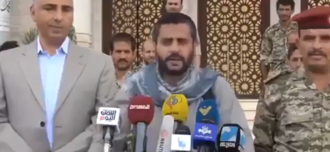 لا صحة للفيديو المتداول حول انشقاق كتيبة من قوات طارق صالح وانضمامها للحوثيين