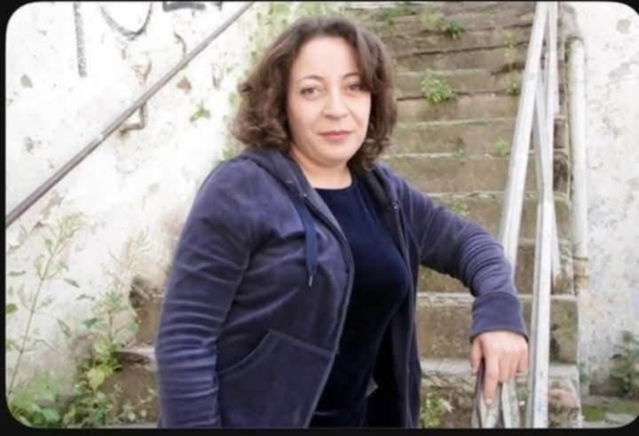 صورة تعود لناشطة جزائرية قيل إنها لعالمة سورية قُتلت مؤخرًا